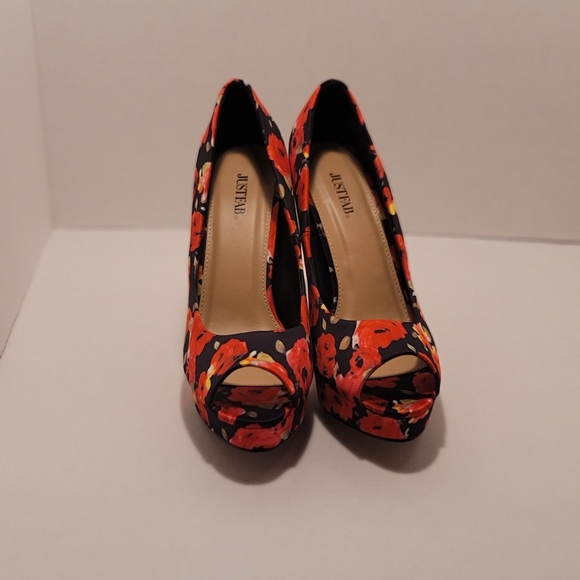 Heels - Picture 2 of 3